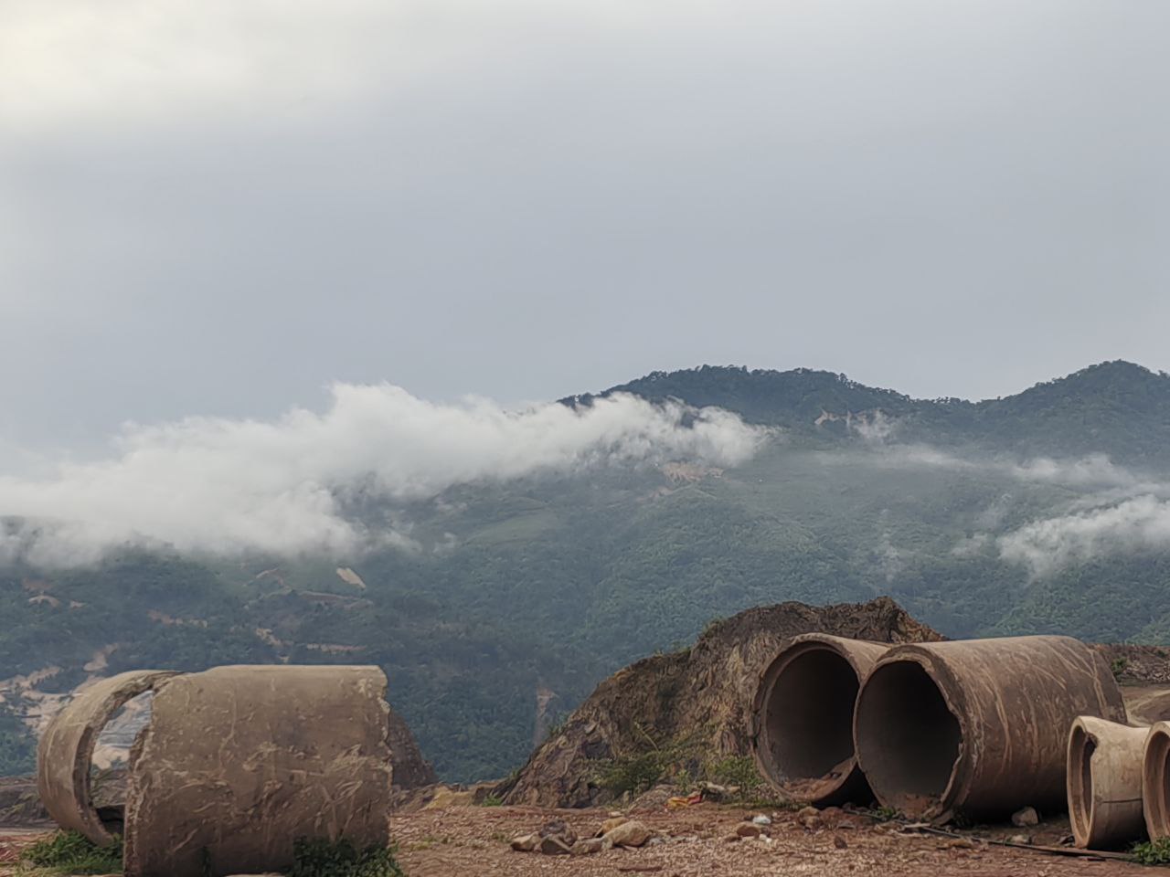 မွန်းတဲ့နွေ